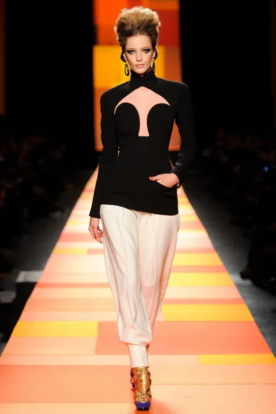 Look 13